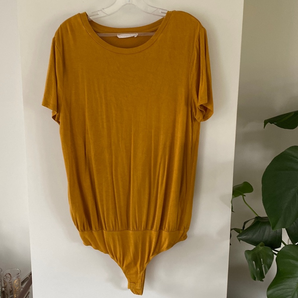 ELODIE mustard yellow tee shirt bodysuit thong top short sleeve L large